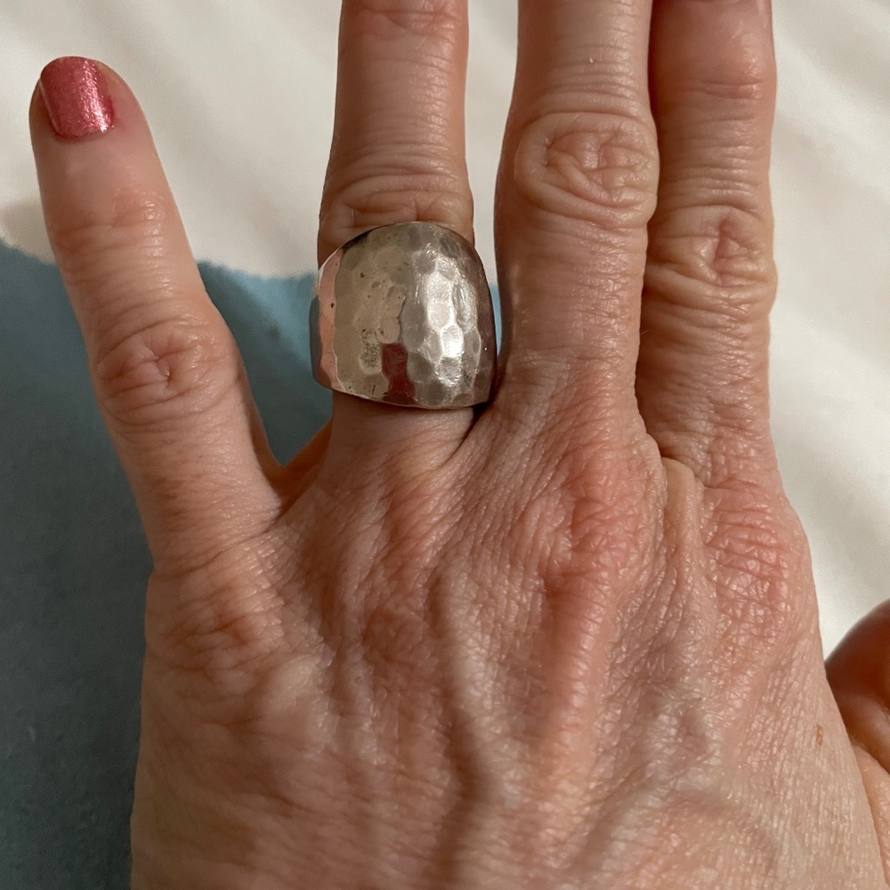 Women’s hammered solid sterling silver 9.25 Size 5